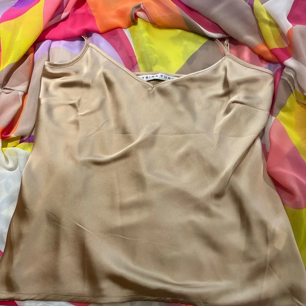 Trina Turk Flow Top - Picture 9 of 14